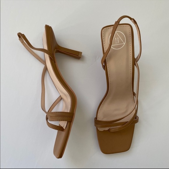 Natural square toe heel - Picture 3 of 3